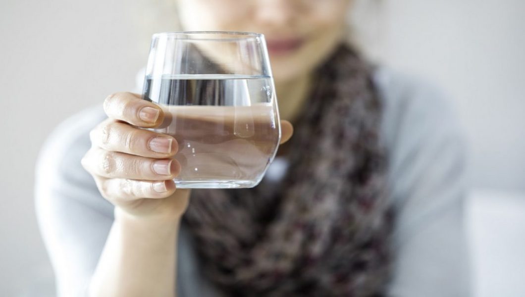 10 beneficii ale apei asupra sănătății noastre