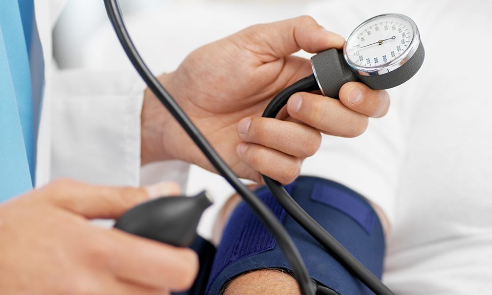 De ce riscul de hipertensiune arterială crește odată cu vârsta