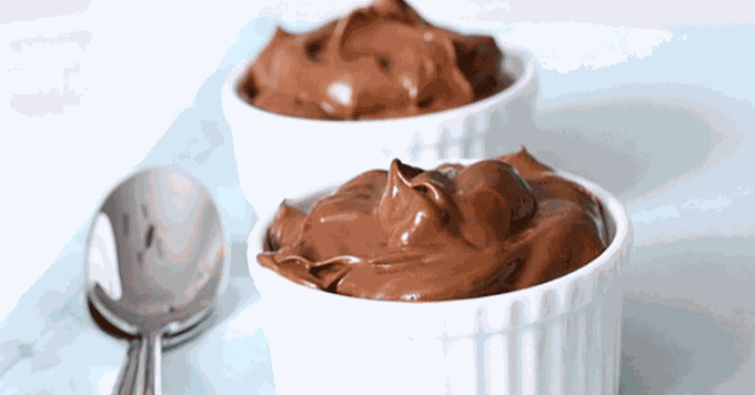 Aceasta budinca de ciocolata stimuleaza metabolismul si iti intinereste organismul