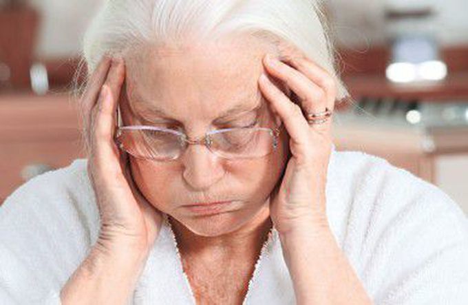De ce sunt mai vulnerabile persoanele în vârstă?