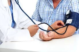 De ce persoanele cu hipertensiune şi cardiacii sunt mai expuşi la imbolnavirea de COVID-19
