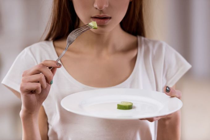Mancatul pe fond nervos: tot despre bulimie si anorexie