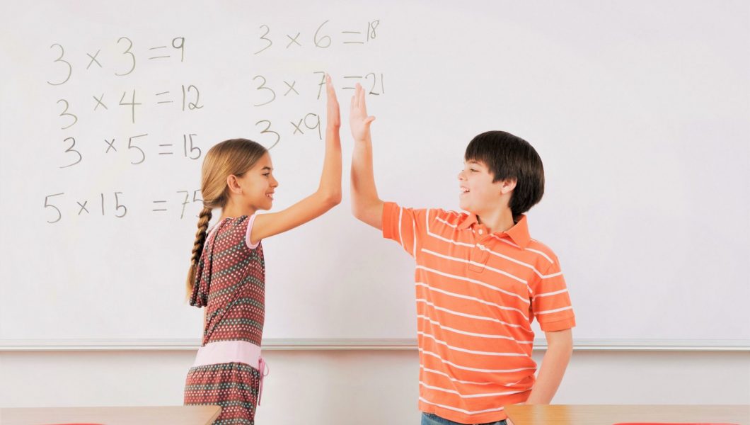 Abilitati matematice. Cine e mai bun la matematica: fetele sau baietii?