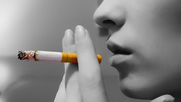 Riscul major al tinerelor care fumeaza mult